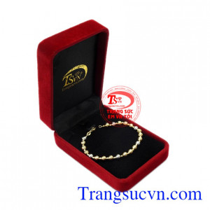 Lắc tay bi nhập khẩu sang trọng.