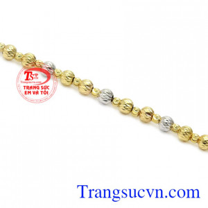 Chiếc lắc tay này sẽ giúp các cô gái tự tin hơn và có thể dễ dàng phối đồ.