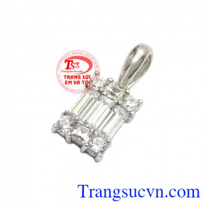 Mặt dây giúp các cô nàng hiện đại trở nên nhẹ nhàng, nữ tính và thanh thoát hơn,Mặt dây nữ vàng trắng thanh lịch