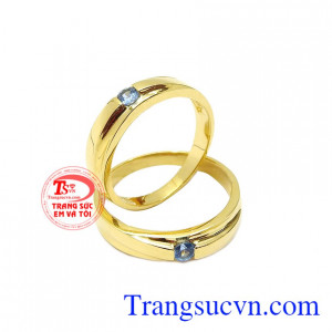 Nhẫn cưới Topaz bền chặt kiểu dáng tinh tế, chế tác 14k sang trọng. 