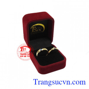 Đá topaz được dùng để kỷ niệm 4 năm ngày cưới. Nhẫn cưới topaz uyên ương