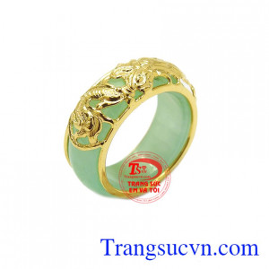 Nhẫn jadeite bọc rồng đại cát