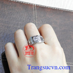 Nhẫn nam vàng trắng công tử là điểm nhấn cho phong cách của bạn.