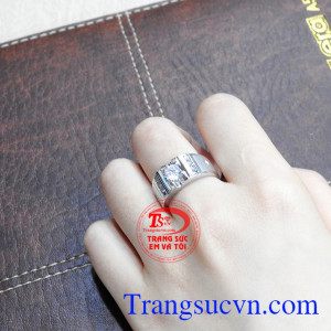 Sản phẩm bảo hành uy tín, giao hàng toàn quốc. Nhẫn nam vàng trắng thành công