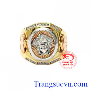 Với sự kết hợp tài tình của vàng màu, vàng trắng và vàng hồng mang lại điểm thu hút cho người đeo.