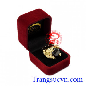 Nhẫn Sapphire sao sói thủ lĩnh 18k