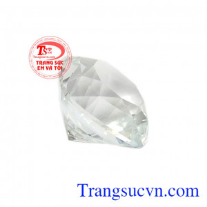 Topaz là dòng đá quý với nhiều tác dụng trong phong thủy và điều trị một số bệnh. Viên topaz trắng may mắn
