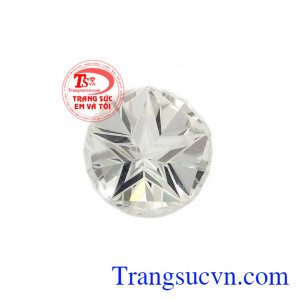 Viên topaz trắng ngôi sao là sản phẩm được chế tác theo công nghệ mới hình ngôi sao trẻ trung. 