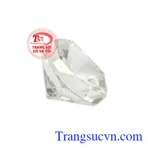 Đây còn được gọi là thức tỉnh nội tâm, giúp cho người dùng thường xuyên sẽ cảm thấy bình yên và thư giãn. Viên topaz trắng ngôi sao