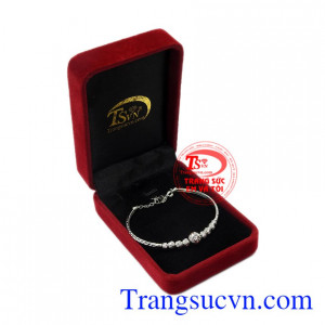 Vòng tay vàng trắng thời trang đảm bảo chất lượng.