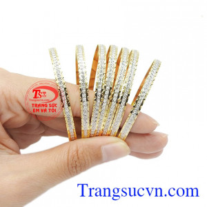 Vòng tuần vừa sang trọng, vừa cuốn hút giúp phái đẹp luôn tự tin và rạng rỡ. Vòng tuần vàng ý nghĩa