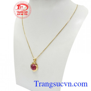 Bộ dây chuyền với đường nét thiết kế độc đáo rất được các quý cô hiện đại ưa chuộng