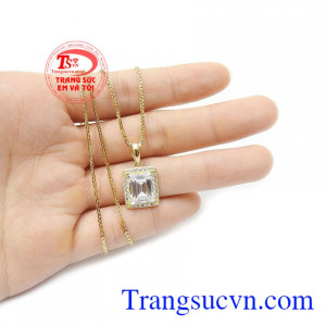 Bộ dây chuyền vàng sẽ là món quà tặng tuyệt vời cho người bạn yêu thương những dịp ý nghĩa.