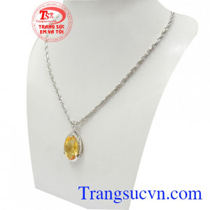 Thạch anh vàng là viên đá của tài lộc, bình an và may mắn càng tăng thêm giá trị cho sản phẩm