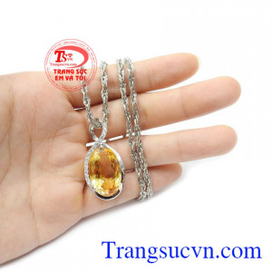 Bộ dây chuyền thạch anh vàng là món quà tặng đặc biệt ý nghĩa cho người bạn yêu thương.