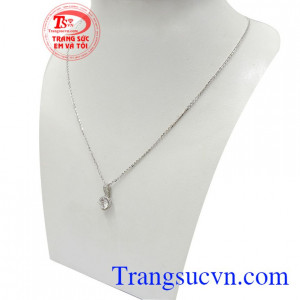 Bộ dây chuyền dễ dàng kết hợp với nhiều phong cách thời trang và trang phục giúp các quý cô khẳng định cá tính riêng của bản thân