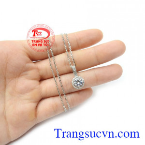  Là dòng sản phẩm rất được ưa chuộng, tạo nên xu hướng sử dụng trang sức của phái đẹp hiện đại.