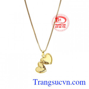 Hình ảnh trái tim luôn được các nhà thiết kế tận dụng, vì khi một chàng trai tặng cho một cô gái sợi dây chuyền trái tim với một tấm lòng yêu thương sâu sắc.