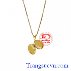 Sản phẩm mang đến nét trẻ trung nhưng vẫn hợp thời trang cho phái đẹp.