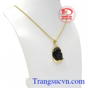 Bộ trang sức tourmalin cá chép ngậm ngọc là biểu tượng của sự tài lộc.