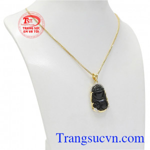 Bộ trang sức tourmalin sang trọng cho người phụ nữ càng thêm quyến rũ.