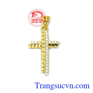 Thánh Giá có tác dụng mang lại bình an và hạnh phúc cho người đeo, được nhiều người lựa chọn là lá bùa hộ mệnh cho bản thân