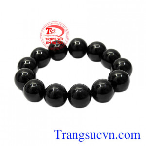 Chuỗi tay mã não đen 15 ly được chế tác tinh xảo, phù hợp cho những người mang mệnh Thủy và Mộc.