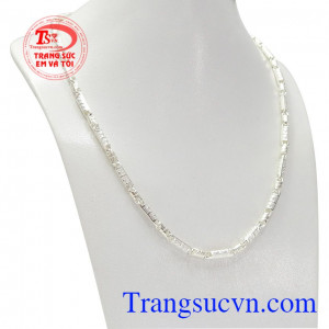 Đây là món quà tặng mang tính thời trang và tấm lòng của người tặng.