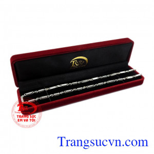 Dây chuyền bạc thành công