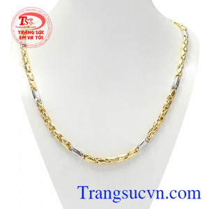 Dây chuyền đàn ông phong cách được kết hợp từ các chi tiết khác nhau giúp cho dây chuyền trở nên cuốn hút và độc đáo hơn.