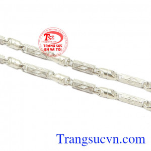 Và chiếc dây chuyền nam sẽ là một sự lựa chọn được nhiều nam giới yêu thích và chọn mua.