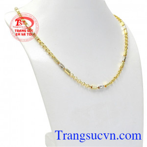 Dây chuyền nam vàng quyết thắng với kiểu dáng cực năng động và trẻ trung dành cho giới trẻ.