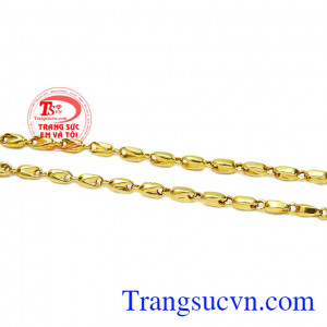 Dây chuyền nam vàng thành đạt là món đồ trang sức không thể thiếu của phái mạnh. 