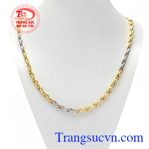 Dây chuyền phái mạnh phong độ được kết hợp đầy tinh tế, mang lại vẻ nam tính cho người đeo.