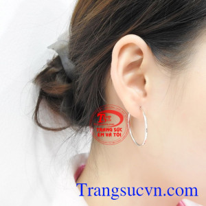 Hoa tai bạc cá tính giao hàng tận nơi, thanh toán an toàn.