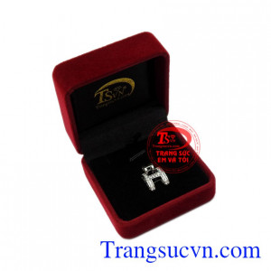 Mặt dây chữ H tinh tế giao hàng tận nơi.