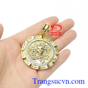 Đây là sản phẩm mang vẻ hút hồn, lôi cuốn dành cho người đeo.