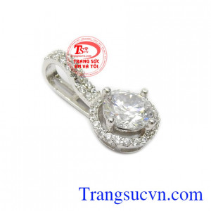 Trang sức không chỉ có giá trị về mặt vật chất mà còn thể hiện Gu thẩm mỹ của người đeo