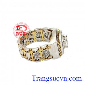 Nhẫn nam độc đáo vàng tây được chế tác từ vàng 10k bền đẹp, sáng bóng.