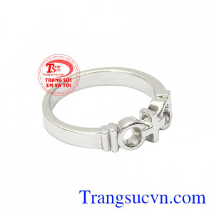 Thay vì đeo vàng màu truyền thống thì ngày nay các bạn trẻ sẽ thích đeo vàng trắng hoặc vàng hồng mang lại vẻ thời thượng.