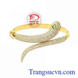 Vòng tay nữ quyến rũ được chế tác đầy mới lạ tạo nét độc đáo cho sản phẩm