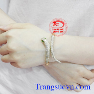 Vòng tay nữ quyến rũ giao hàng trên toàn quốc.