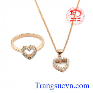 Bộ trang sức vàng hồng tình yêu