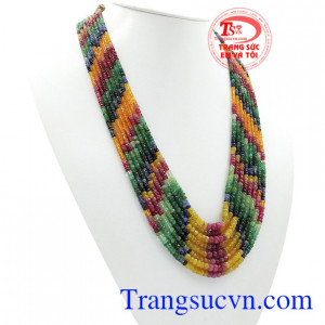 Với sự kết hợp hoàn hảo sản phẩm giúp cho phái nữ tỏa sáng, tạo nét nổi bật giữa đám đông.