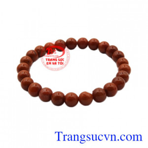 Chuỗi Jasper thiên nhiên 7 ly được chế tác sáng bóng, phù hợp cho những người mang mệnh Hỏa và mệnh Thổ.