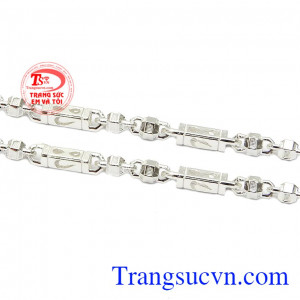 Các chi tiết được chế tác tinh xảo mang đến cho người dùng một sản phẩm đẳng cấp và chất lượng. Dây chuyền bac 925