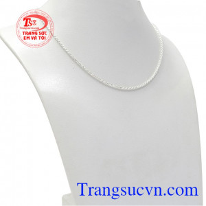 Dây chuyền bạc trẻ em đáng yêu là sản phẩm mới của Trang sức Em và Tôi.