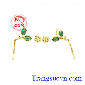 Thiết kế sáng tạo đem lại cho người dùng một sản phẩm độc đáo. Hoa tai emerald thiên nhiên đẹp