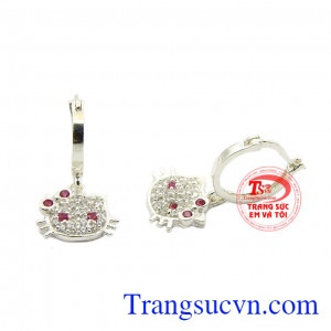 Bạc có tính kháng khuẩn tốt nên trong y học hiện đại, bạc được sử dụng các bệnh nội khoa, bệnh đường hô hấp. Hoa tai hello kitty đẹp