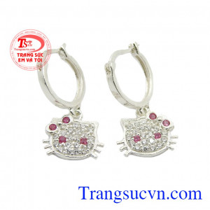 Hoa tai hello kitty đẹp được chế tác với kiểu dáng vô cùng dễ thương, đáng yêu.